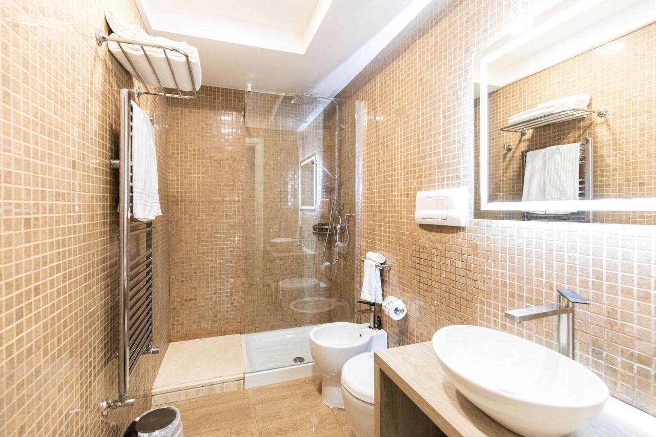 Sanfelice 33 Luxury Suites เนเปิลส์ ภายนอก รูปภาพ