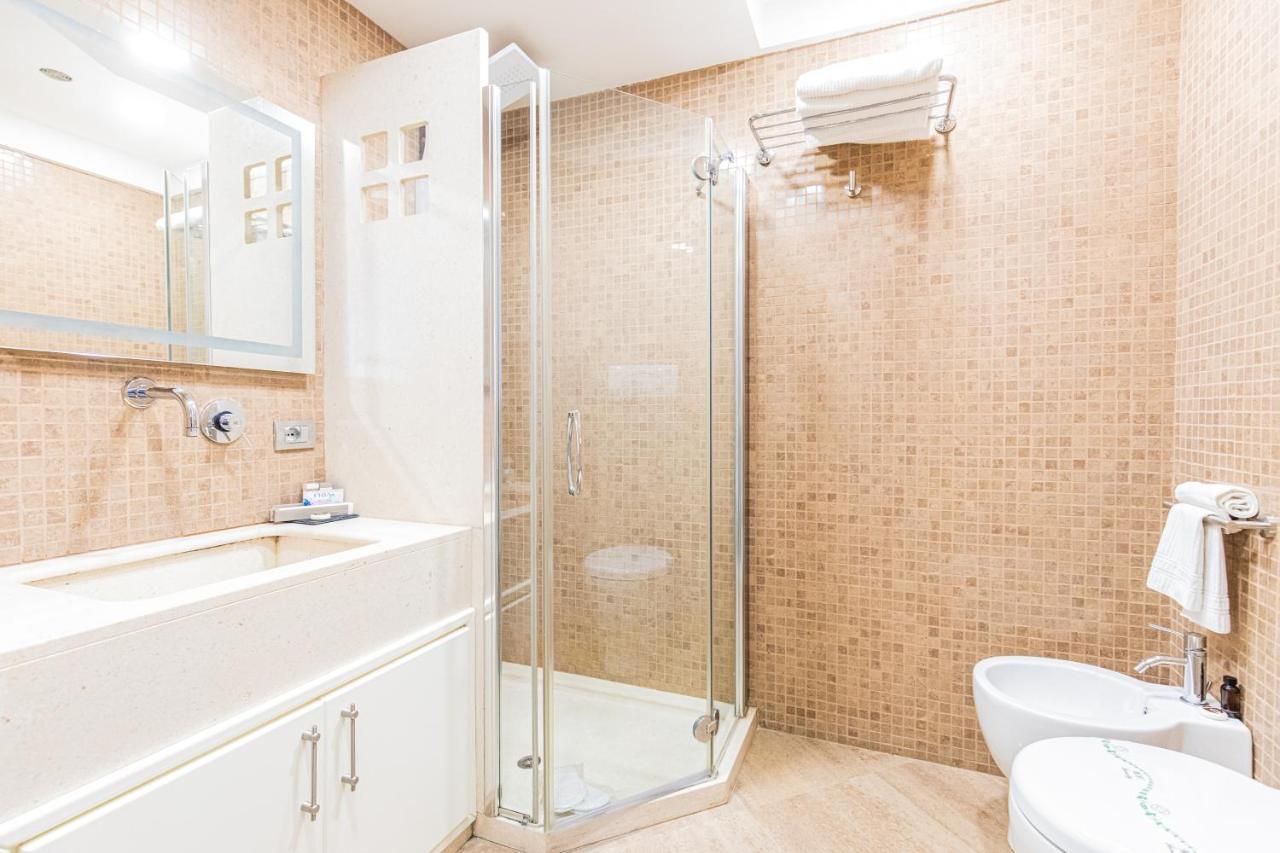Sanfelice 33 Luxury Suites เนเปิลส์ ภายนอก รูปภาพ