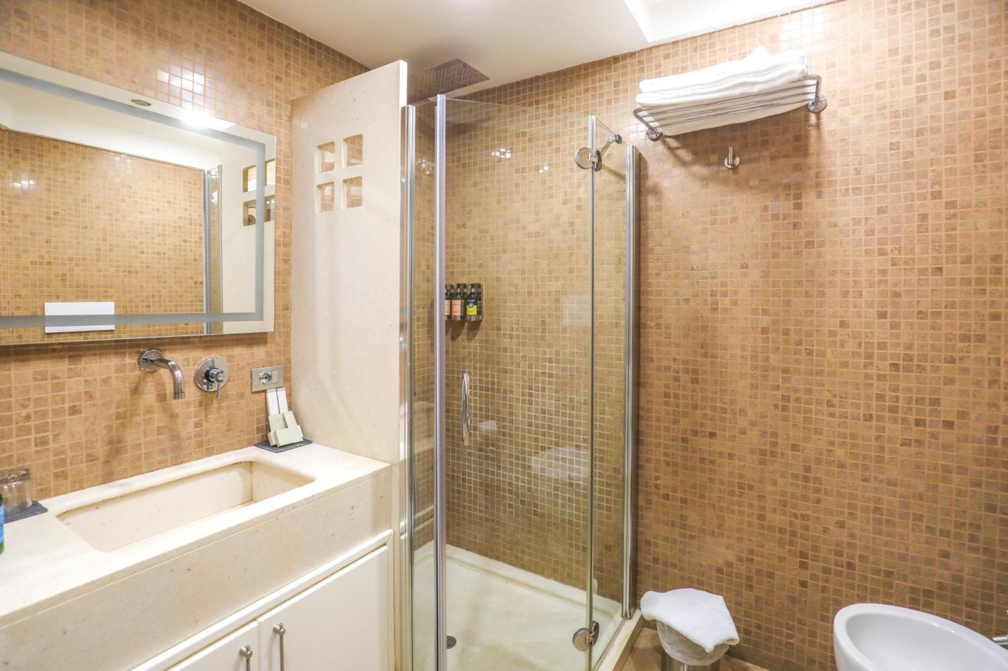 Sanfelice 33 Luxury Suites เนเปิลส์ ภายนอก รูปภาพ